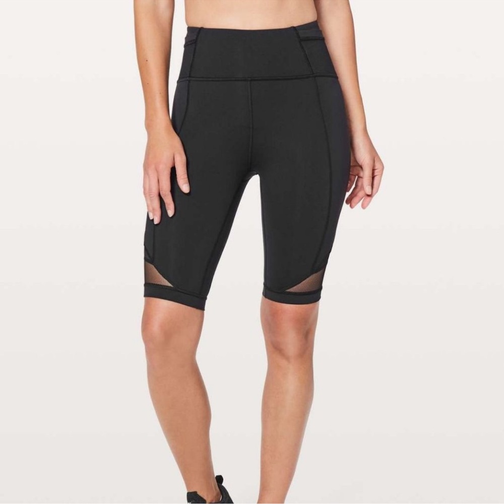 EUC Lululemon Forget The Sweat Short 10” Black Mesh Biker Shorts Size 6